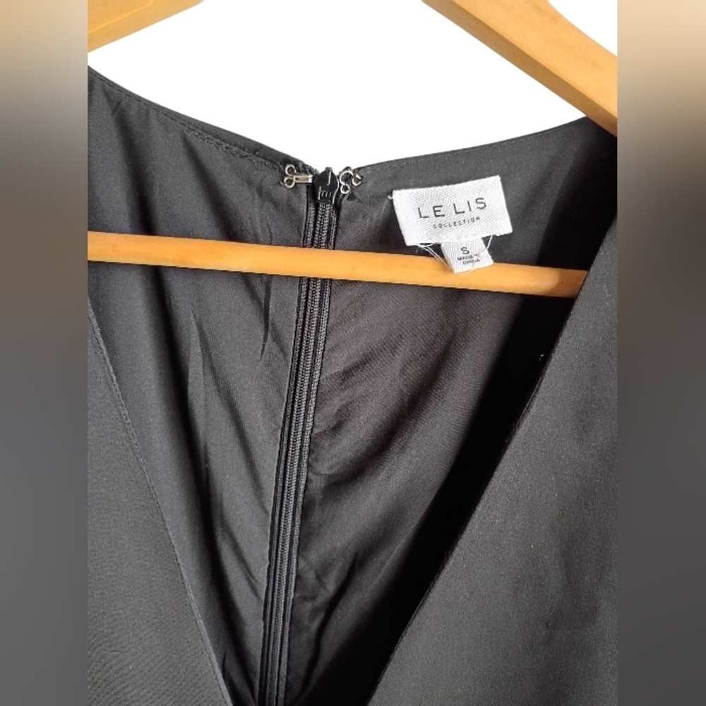 Le Lis Collection Black Romper Size Small - Picture 3 of 5